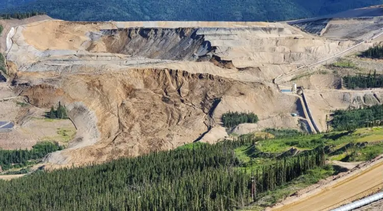Yukon hires contractors to aid Eagle cleanup