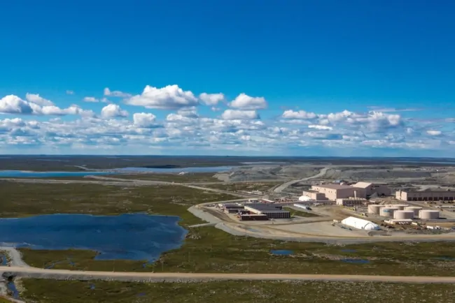 Burgundy halts Ekati pit mining, lays off hundreds