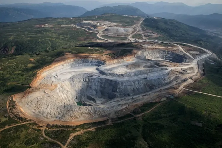 McEwen to buy Canadian Gold for $53M