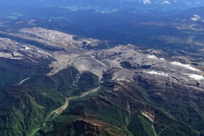 Freeport shares sink after workers trapped at Grasberg mine